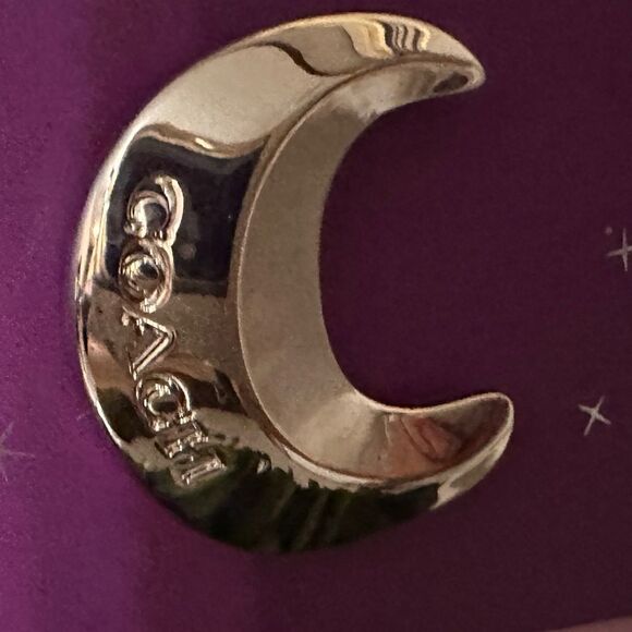 Coach Moonlight Pin - Elegance in
Every Detail - Picture 14 of 16